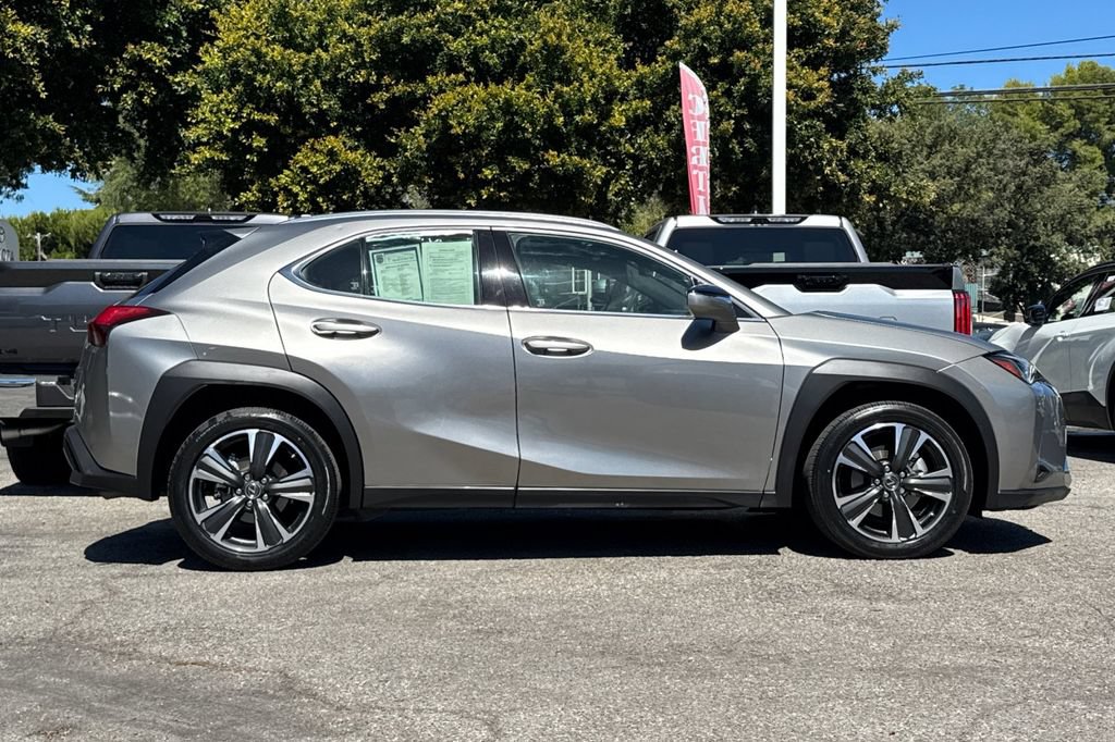 Used 2019 Lexus UX 200 w/ Premium Package FWD video 2