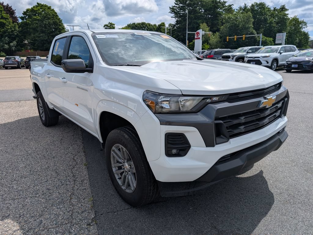 Used 2024 Chevrolet Colorado LT w/ LT Convenience Package AWD/4WD image 8