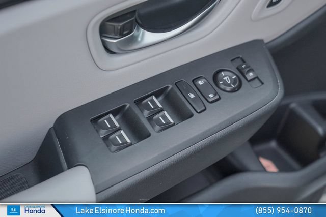 Used 2025 Honda Pilot Touring image 14