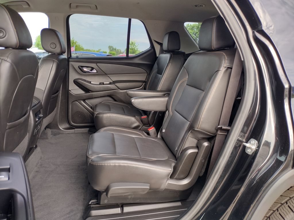 Used 2021 Chevrolet Traverse RS AWD/4WD image 12