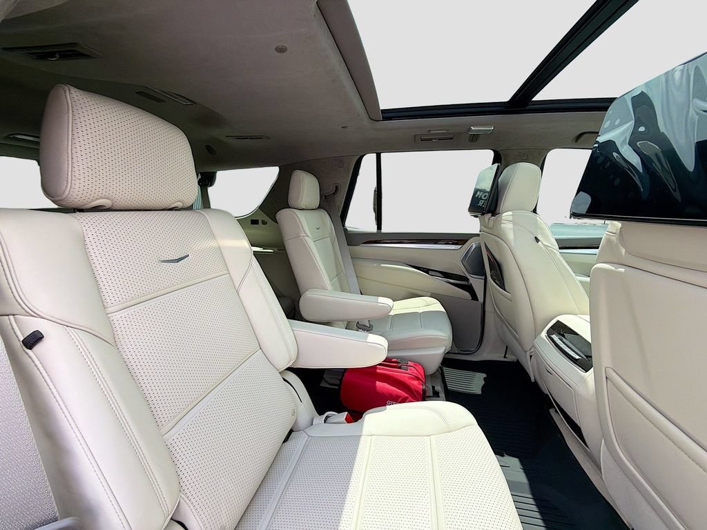 New 2026 Cadillac Escalade Platinum Sport w/ LPO, ONYX Package AWD/4WD image 31