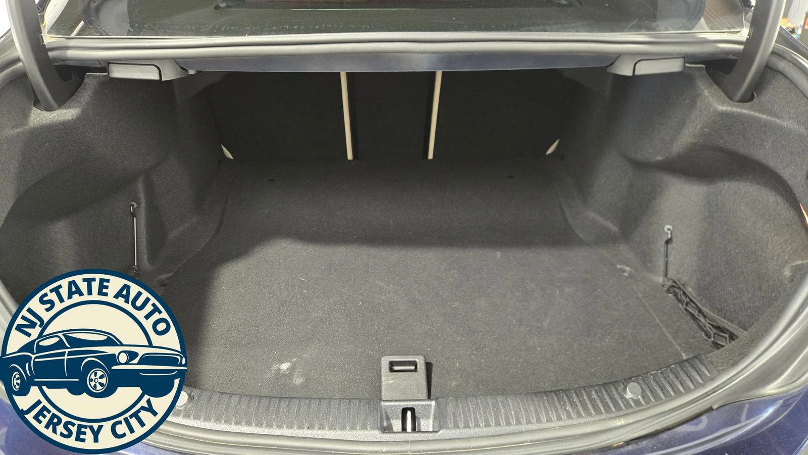 Used 2018 Mercedes-Benz C 300 4MATIC Sedan w/ Premium Package image 33