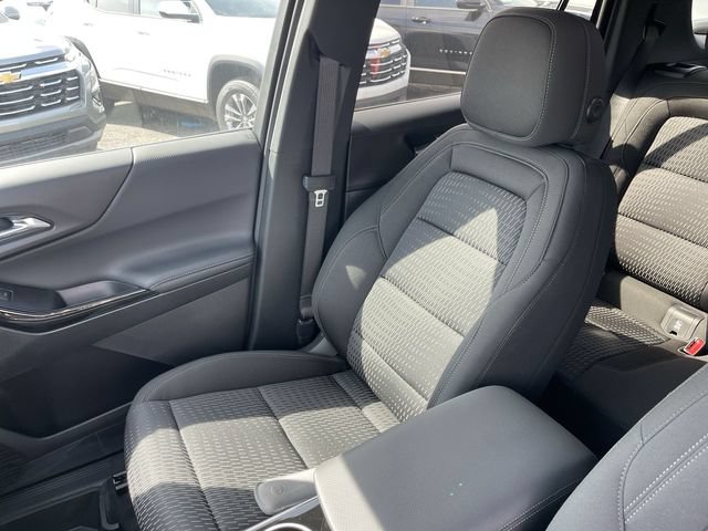 New 2027 Chevrolet Equinox LT w/ LPO, Floor Liner Package FWD image 24