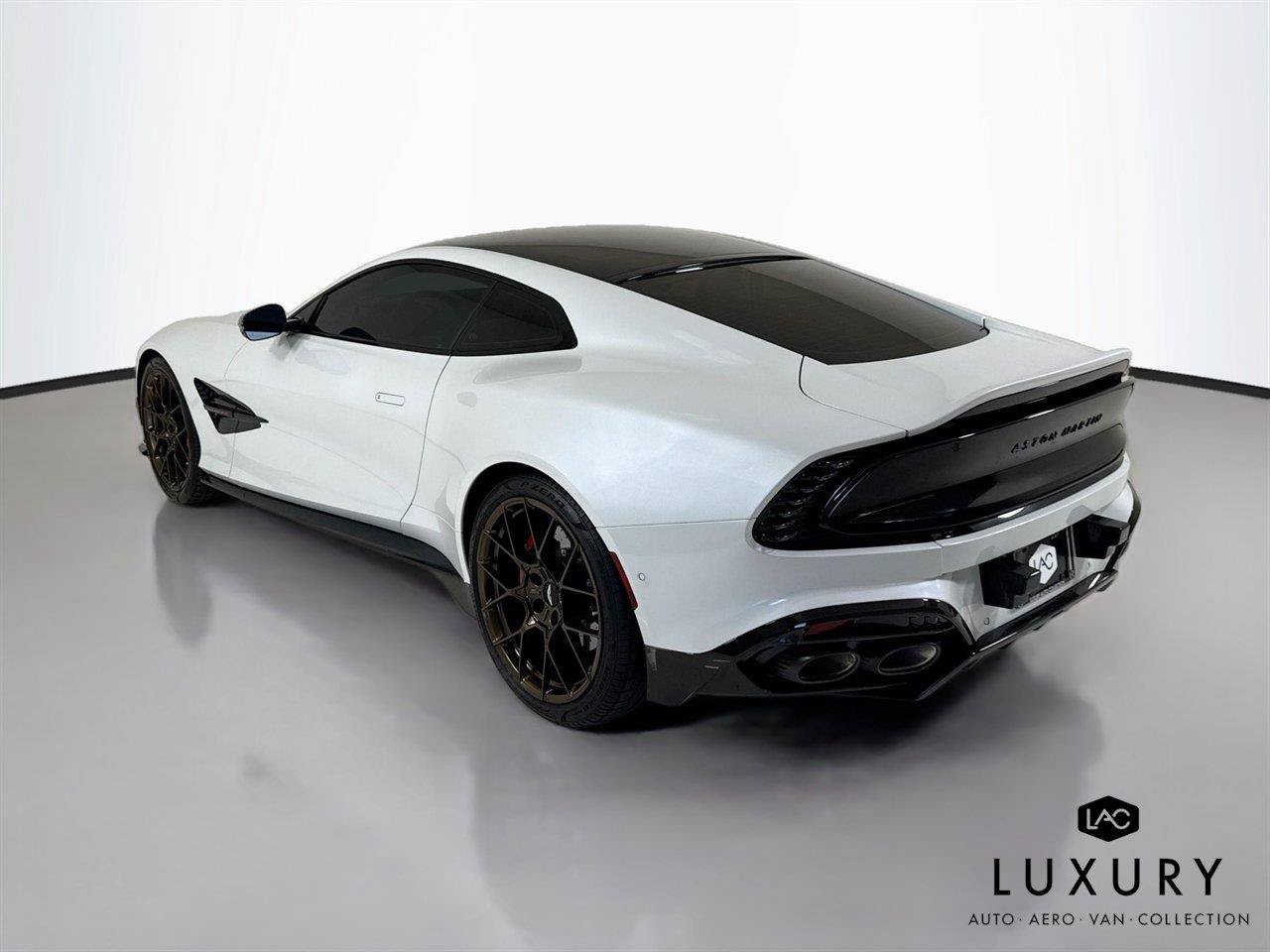 Used 2025 Aston Martin Vanquish RWD image 8
