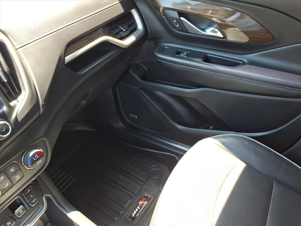 Used 2020 GMC Terrain Denali w/ Denali Premium Package FWD image 38