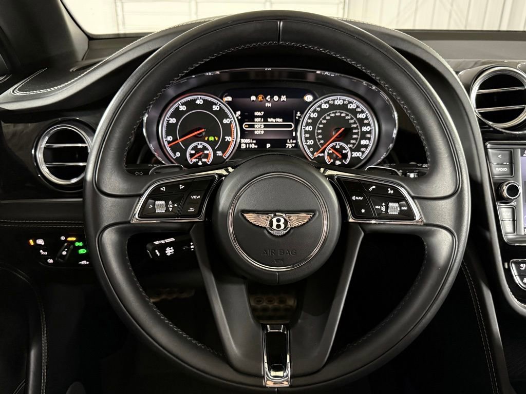 Used 2017 Bentley Bentayga AWD/4WD image 33