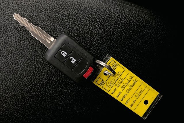 Used 2025 Mitsubishi Outlander Sport AWD image 11
