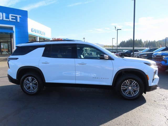 Used 2025 Chevrolet Traverse LT AWD/4WD image 8