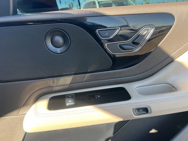 Used 2023 Lincoln Aviator Reserve w/ Equipment Group 201A image 31