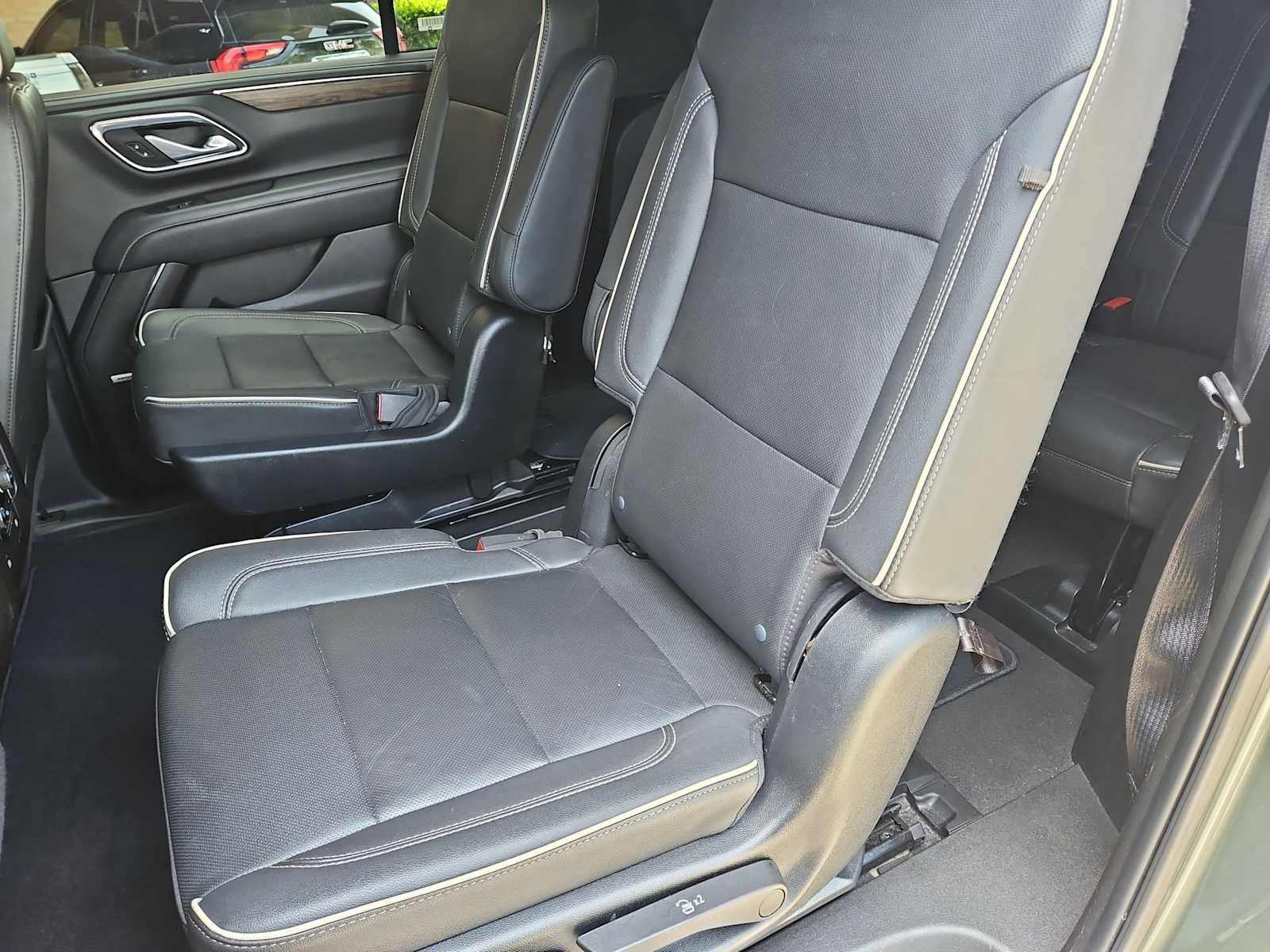 Used 2023 Chevrolet Suburban Premier AWD/4WD image 20