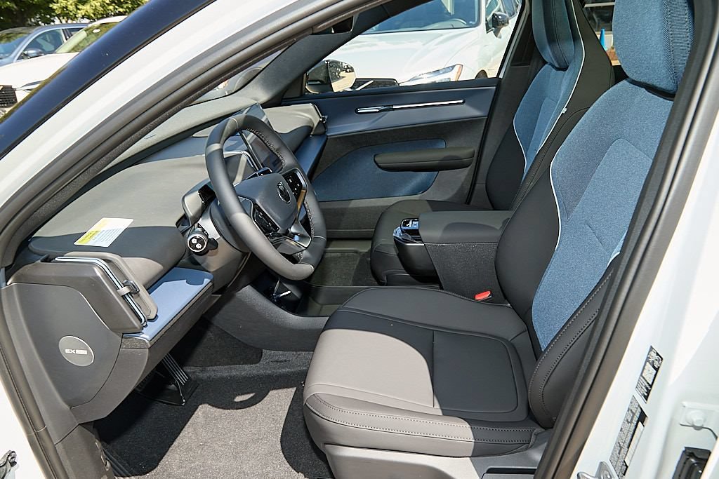 New 2026 Volvo EX30 Plus w/ Climate Package AWD/4WD image 17