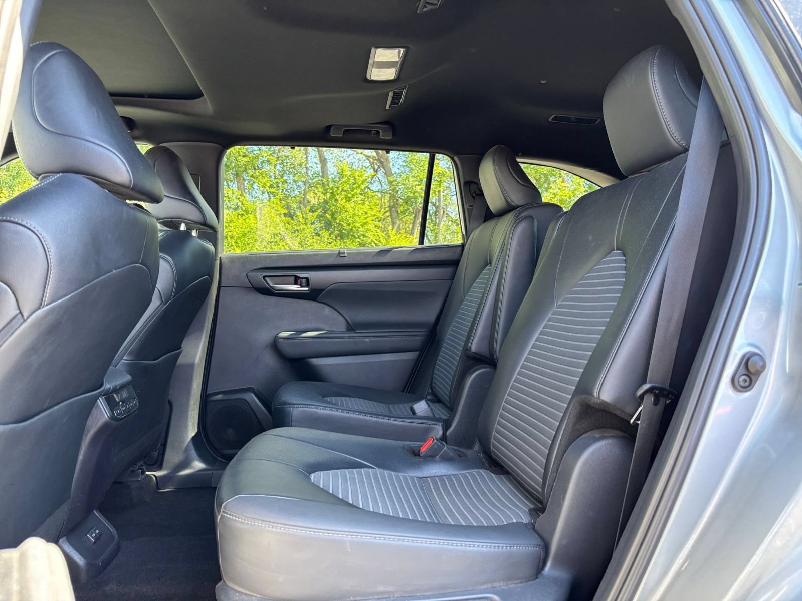 Used 2025 Toyota Highlander XSE AWD/4WD image 22