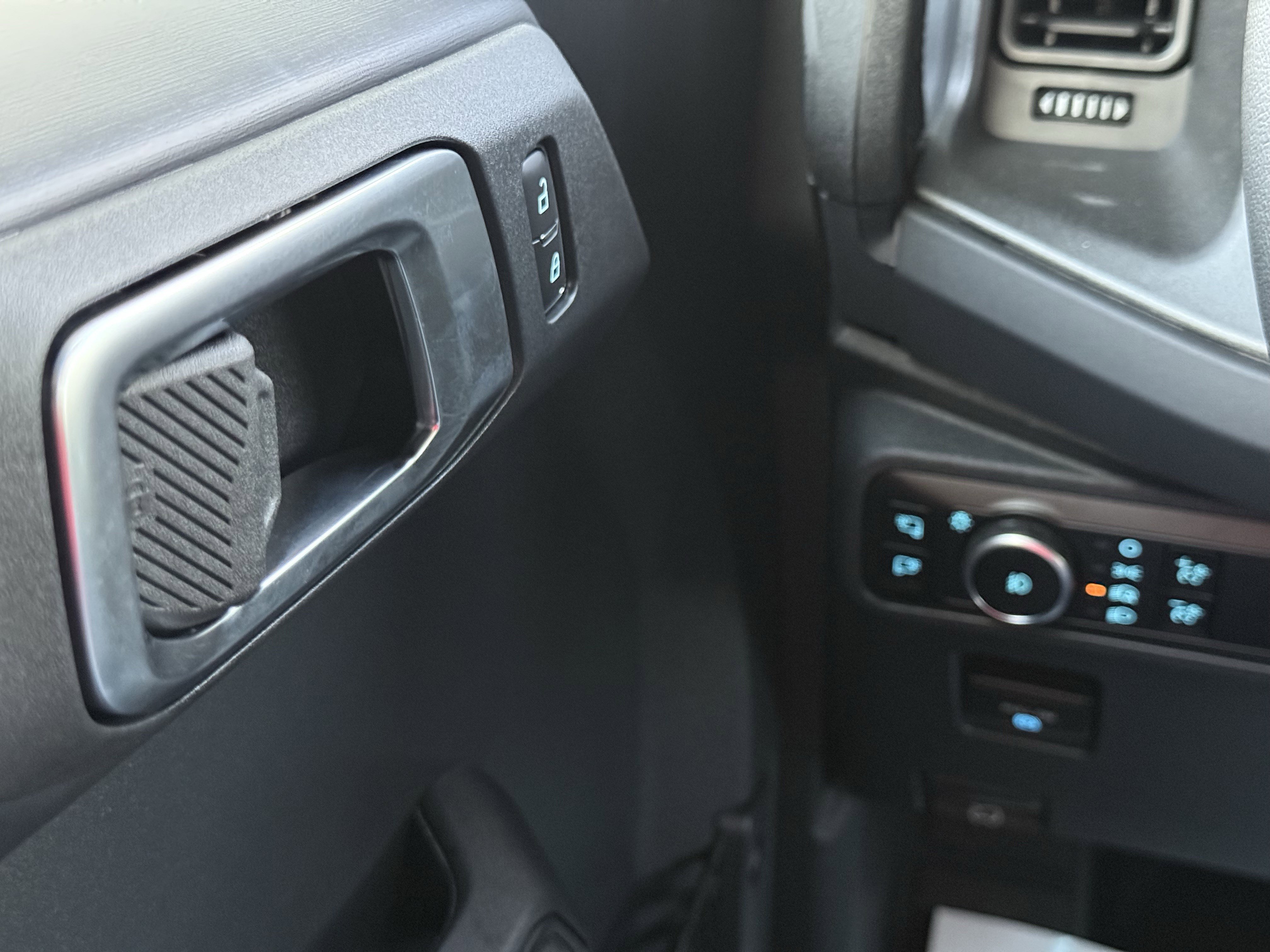 New 2025 Ford Bronco Badlands image 45