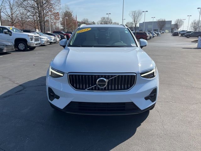 Used 2024 Volvo XC40 B5 Plus w/ Protection Package Premier image 2
