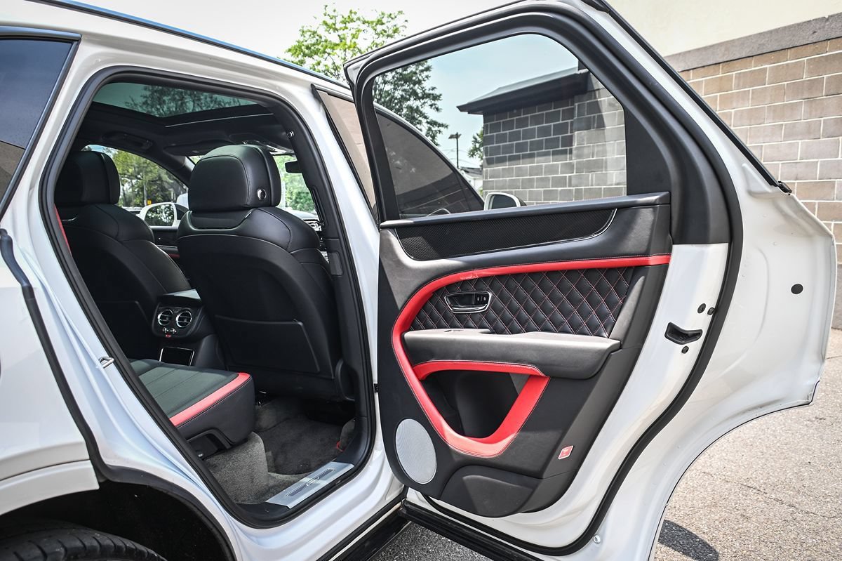 Used 2021 Bentley Bentayga Speed AWD/4WD image 18