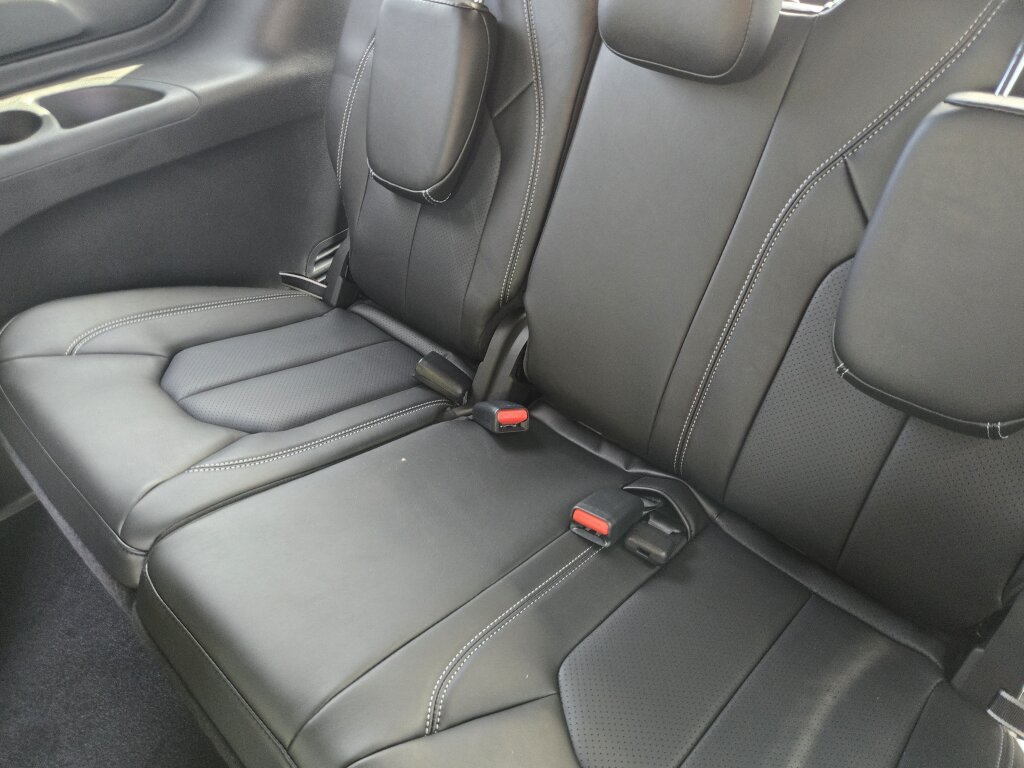 New 2027 Chrysler Pacifica LX FWD image 9