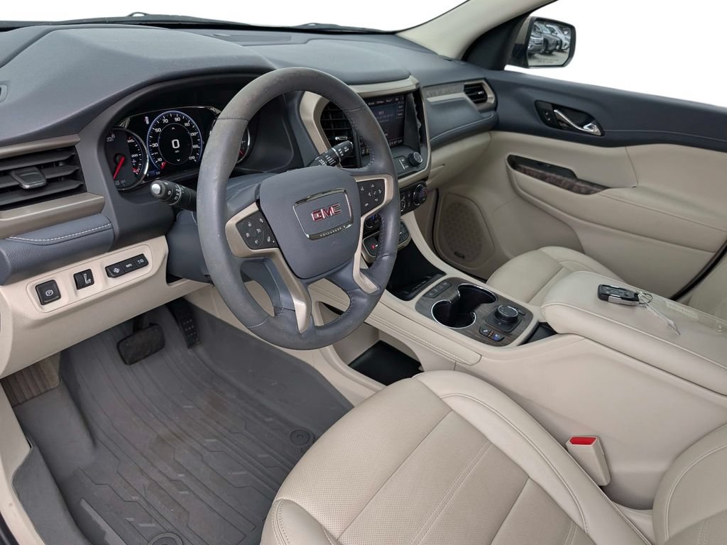 Used 2022 GMC Acadia Denali w/ Denali Technology Package FWD image 11