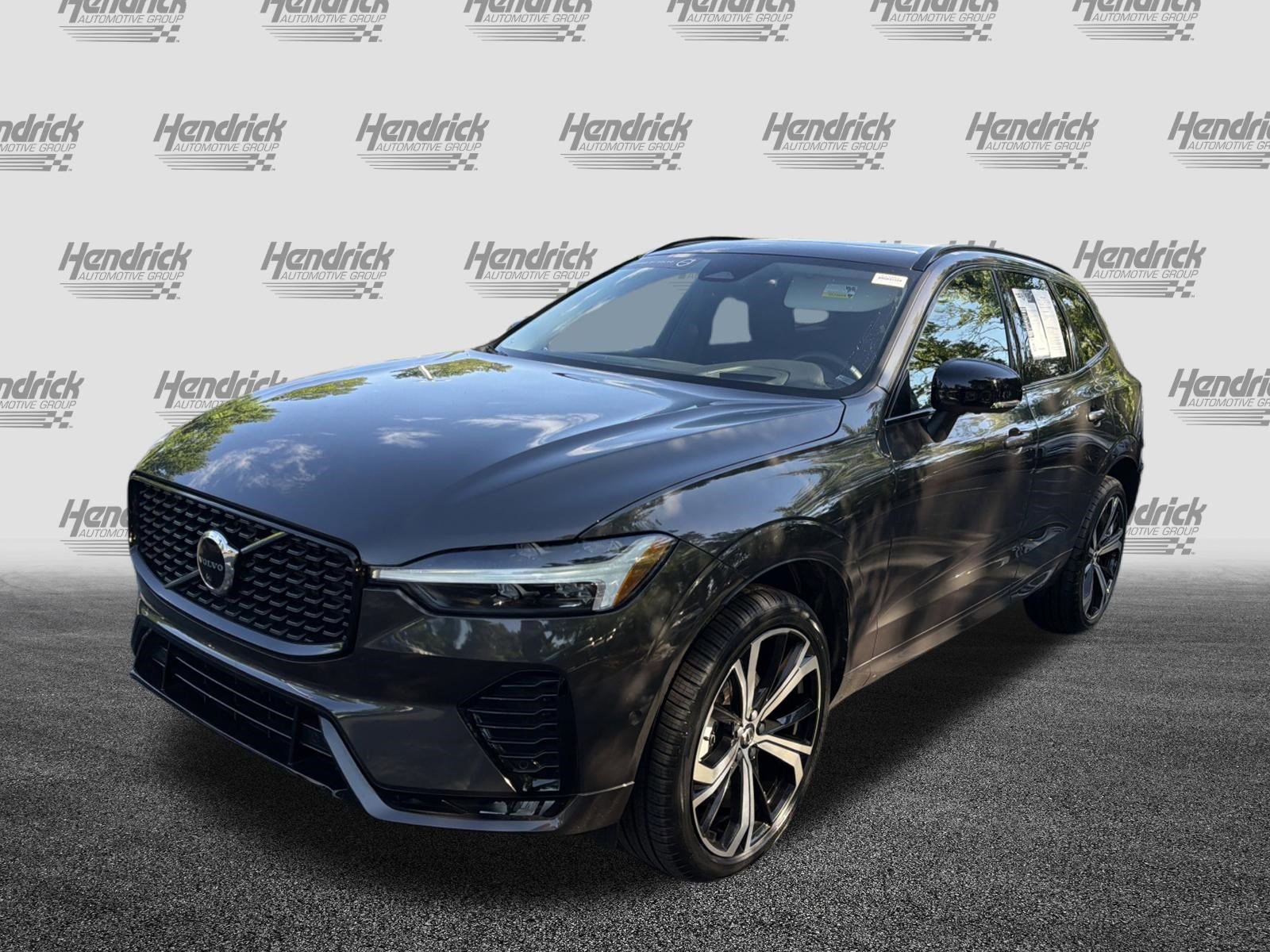 Certified 2023 Volvo XC60 B5 Ultimate image 5