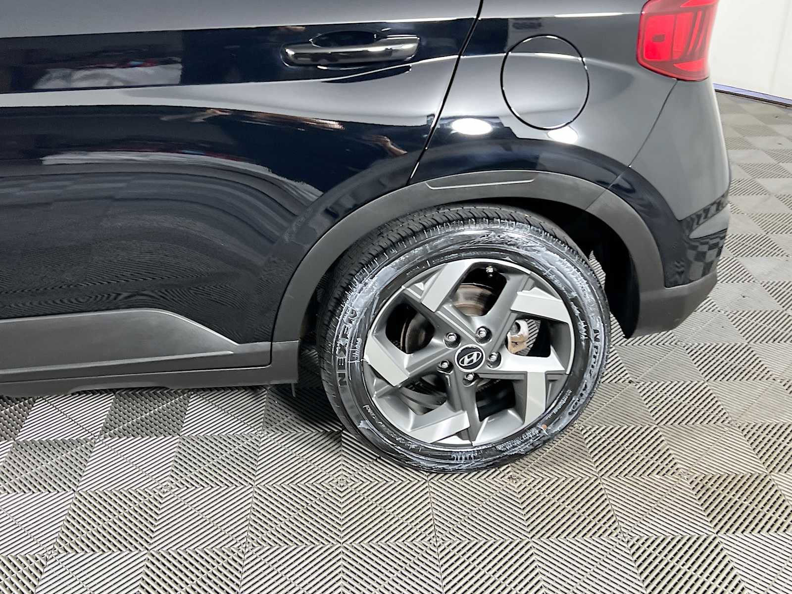 Certified 2023 Hyundai Venue SEL w/ Cargo Package FWD image 30