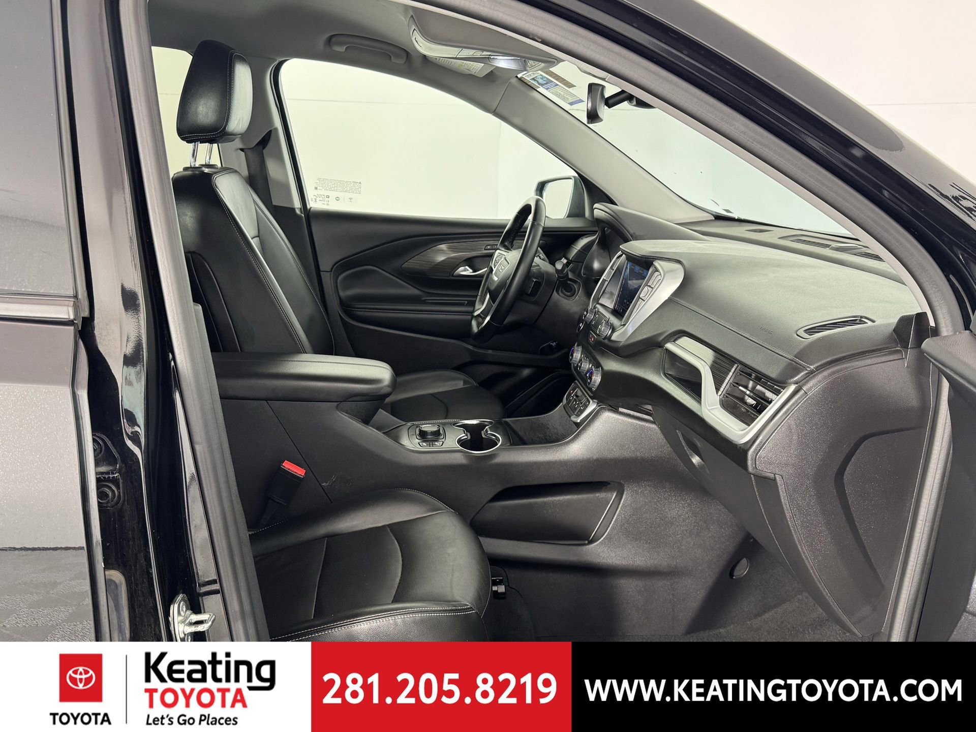 Used 2024 GMC Terrain SLT image 19