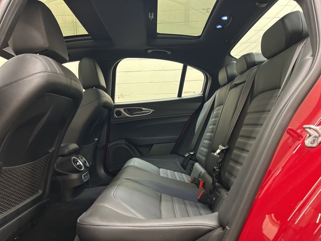 Used 2024 Alfa Romeo Giulia Veloce image 8