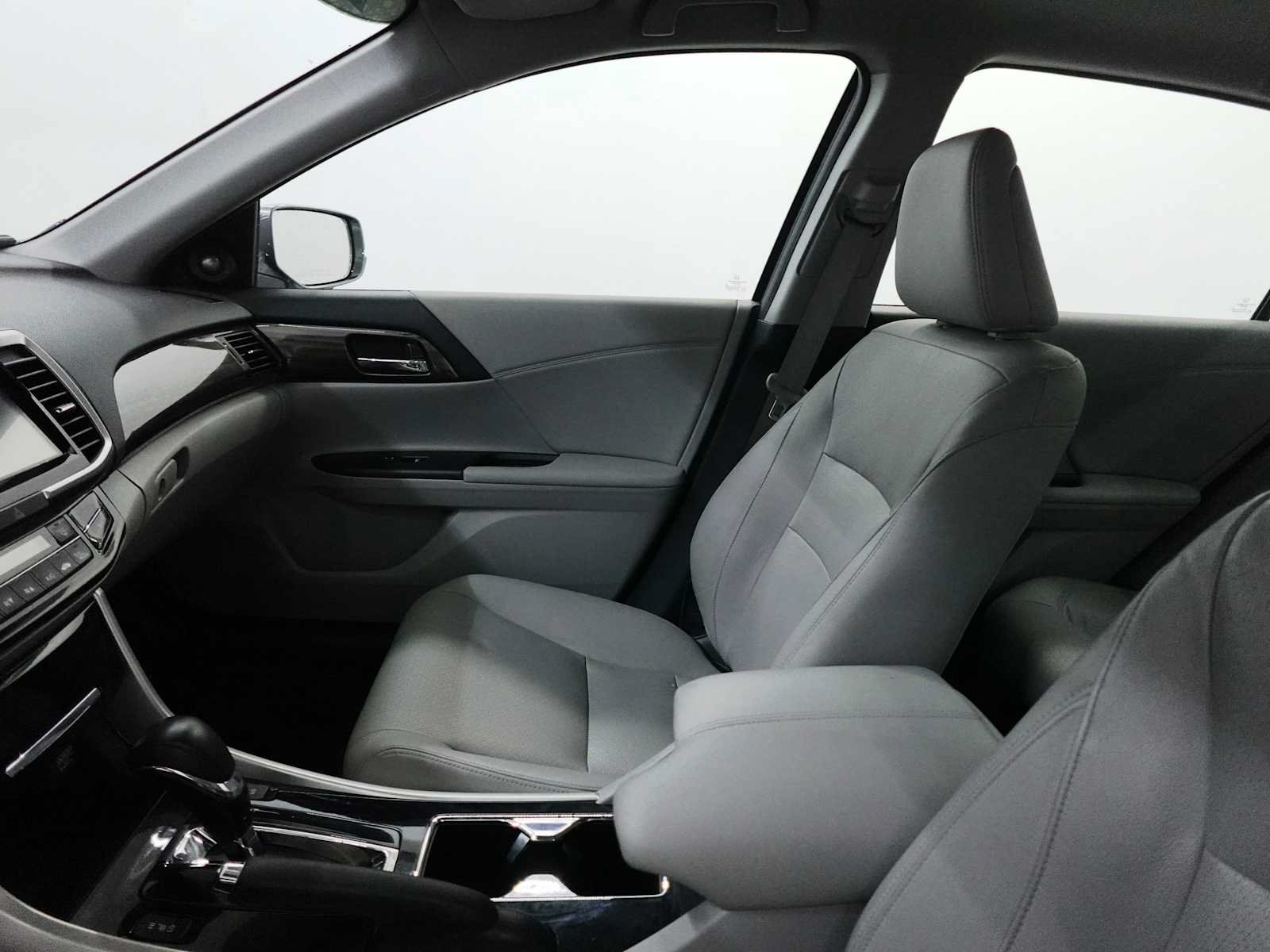 Certified 2017 Honda Accord EX-L image 13