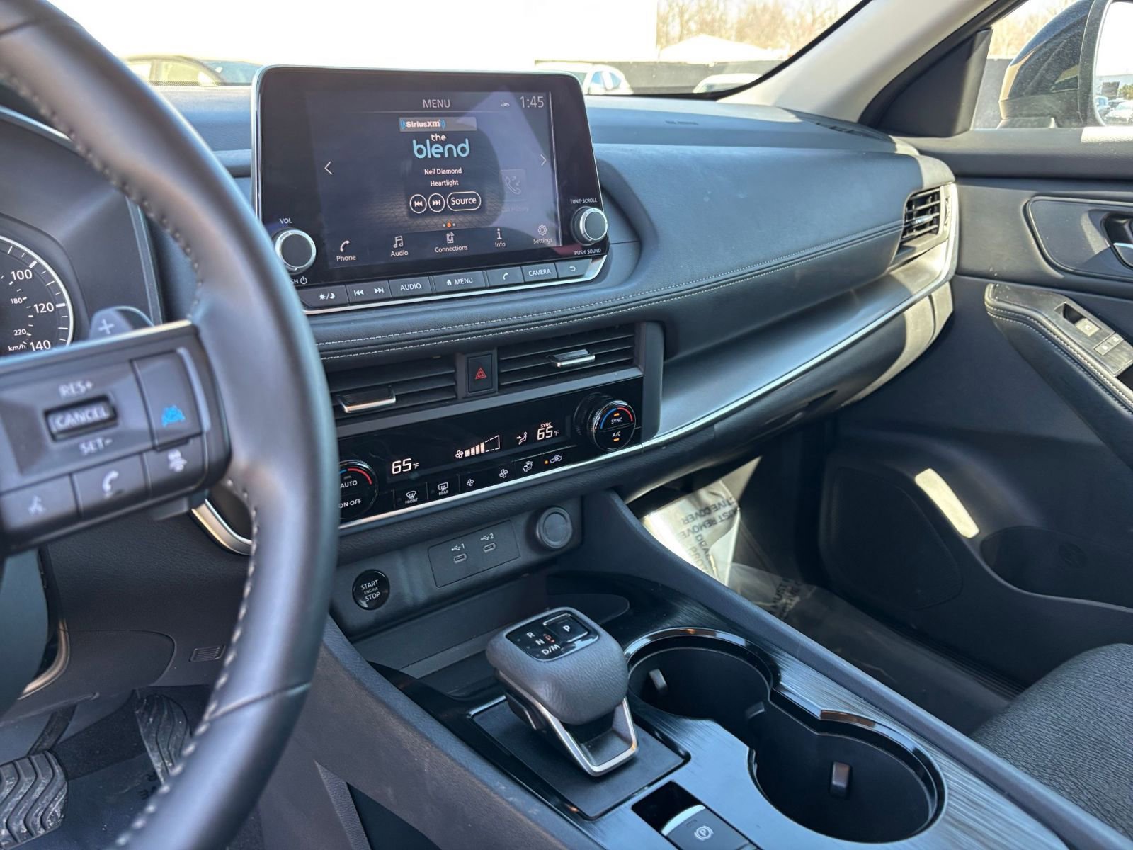 Used 2025 Nissan Rogue SV FWD image 17
