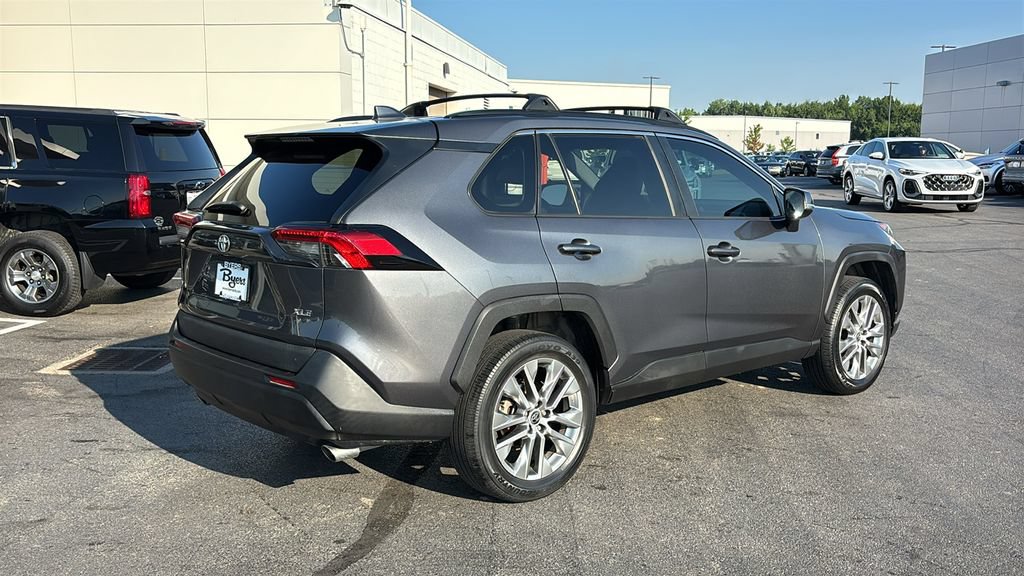 Used 2021 Toyota RAV4 XLE Premium FWD image 29