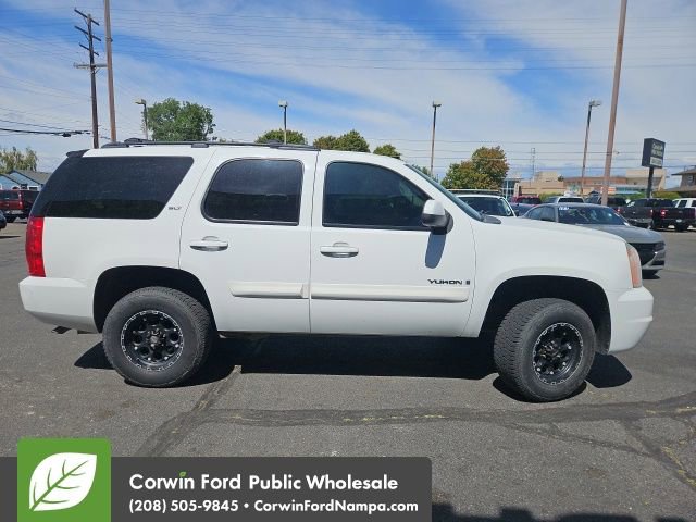 Used 2008 GMC Yukon SLT w/ SLT Preferred Equipment Group AWD/4WD image 2