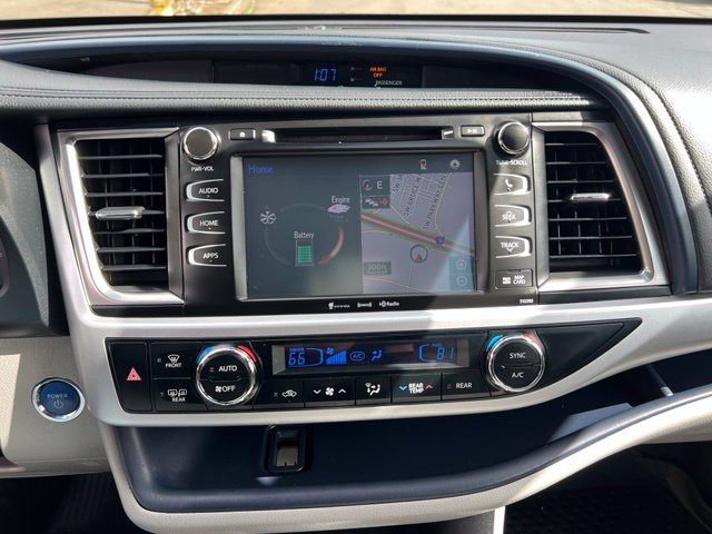 Used 2019 Toyota Highlander XLE AWD/4WD image 28