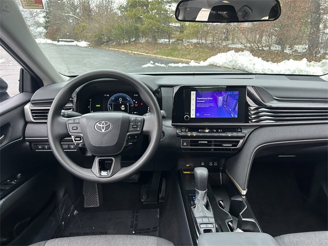 Used 2025 Toyota Camry LE image 10
