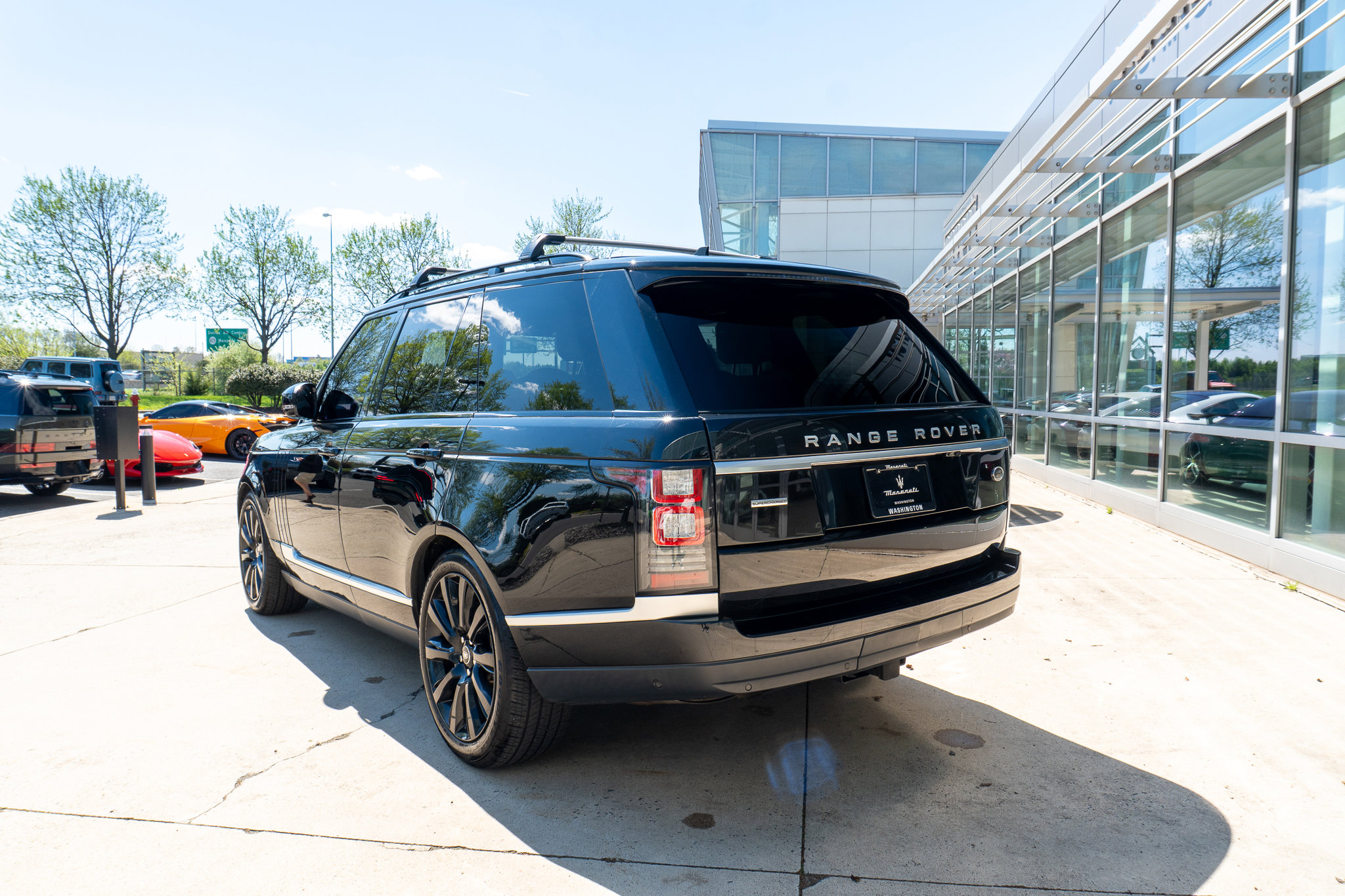 Used 2016 Land Rover Range Rover Supercharged image 4