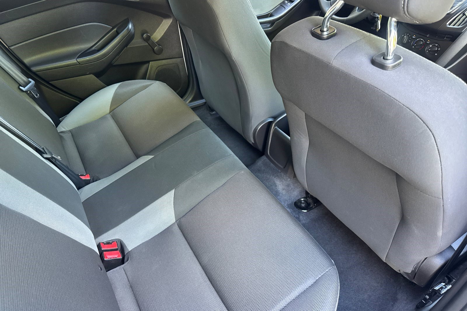 Used 2012 Ford Focus S FWD image 28