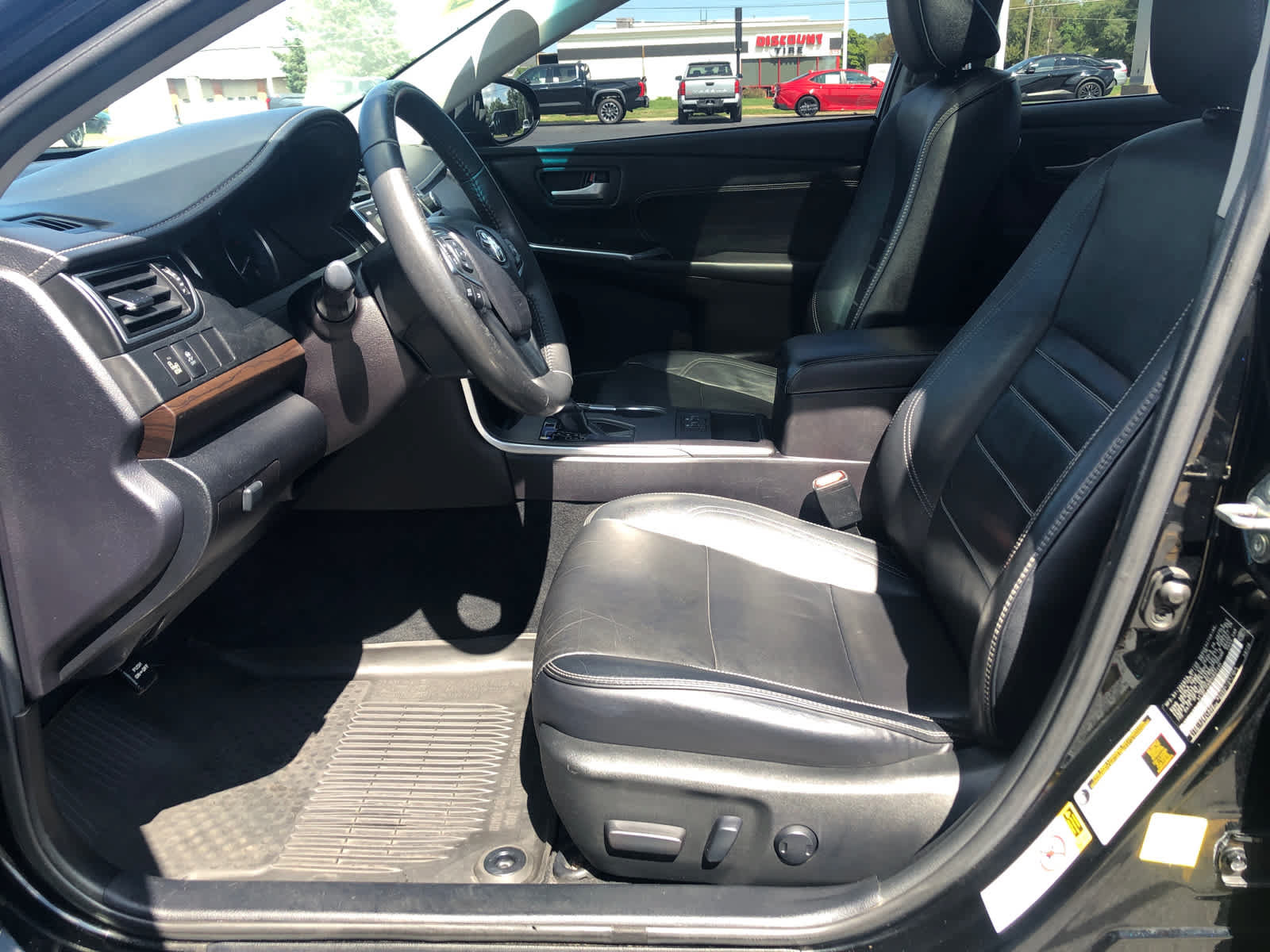 Used 2017 Toyota Camry XLE FWD image 22