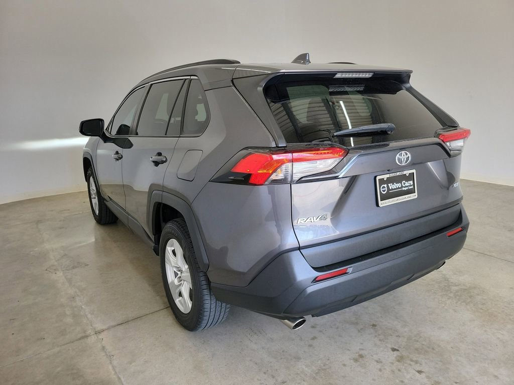 Used 2020 Toyota RAV4 XLE w/ Convenience Package FWD image 7