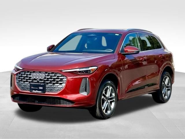 Certified 2025 Audi Q5 Premium w/ Premium Plus AWD/4WD image 3