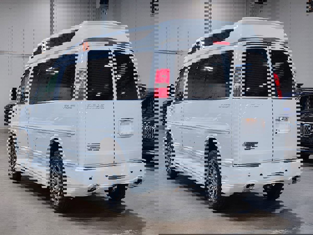 Used 2015 Chevrolet Express 2500 image 11