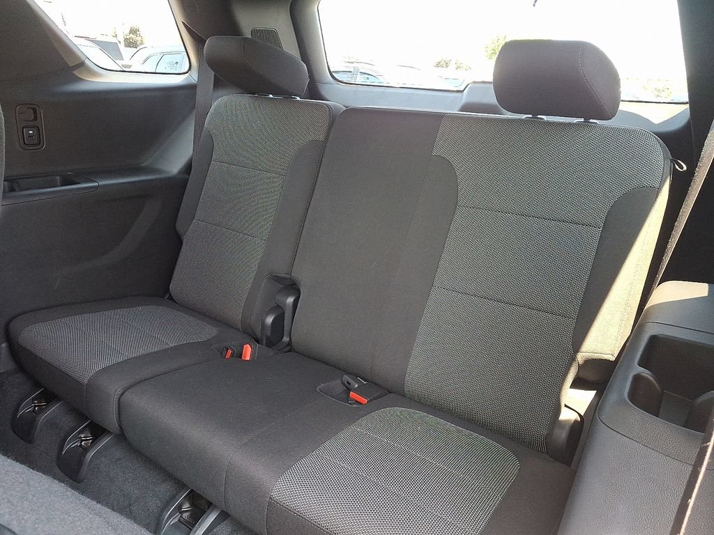 Certified 2023 Chevrolet Traverse LT FWD image 11