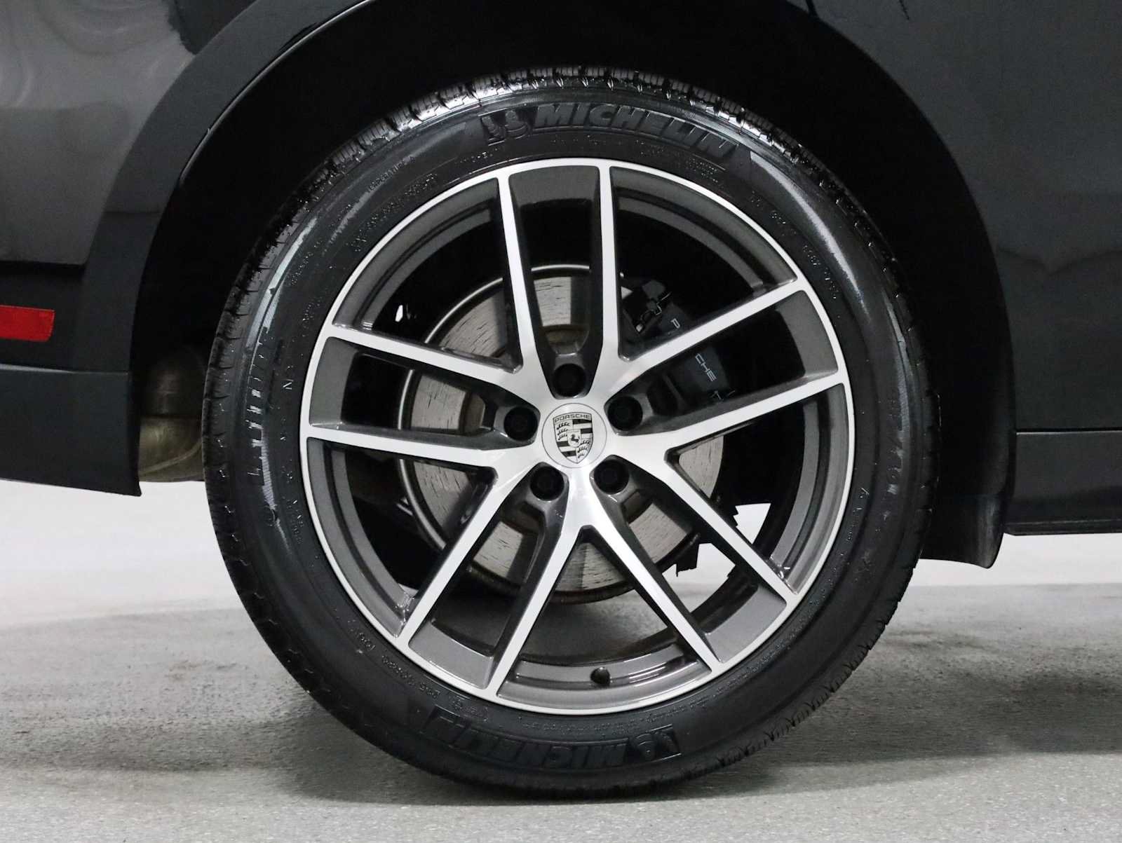 Certified 2026 Porsche Macan AWD/4WD image 38