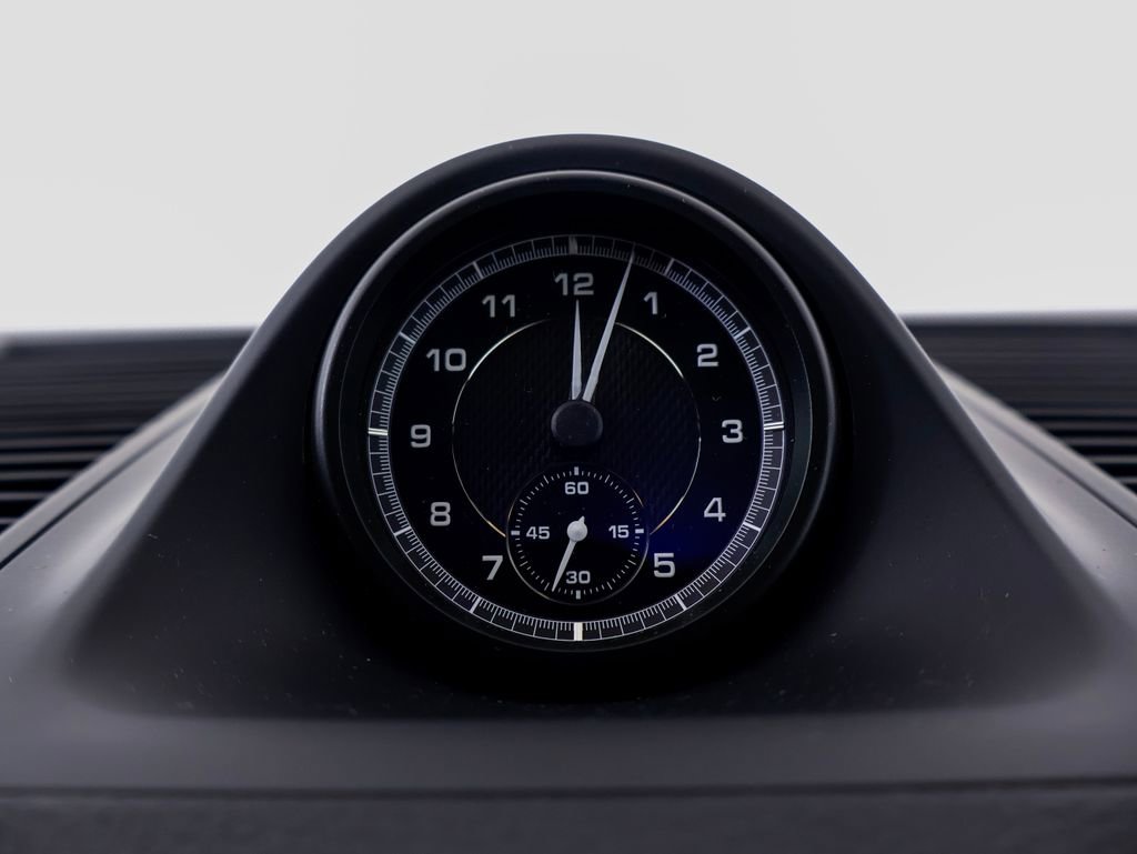 Certified 2026 Porsche Macan image 17