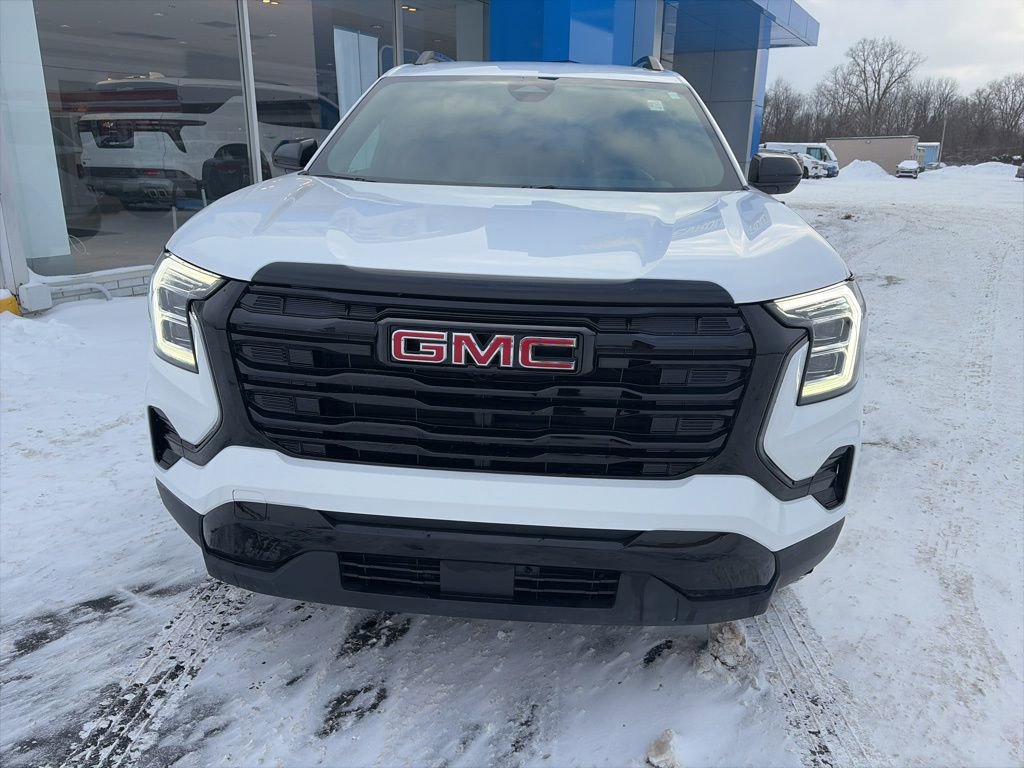 Used 2026 GMC Terrain Elevation w/ Elevation Premium Package image 4