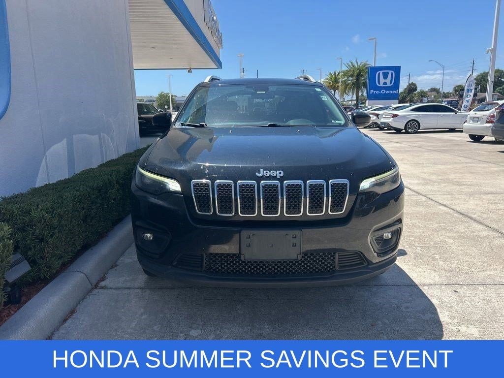 Used 2019 Jeep Cherokee Latitude Plus AWD/4WD image 2