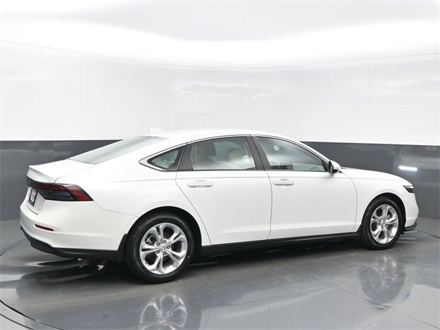 Certified 2023 Honda Accord LX image 6