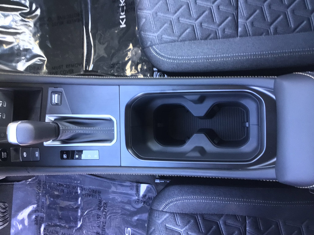 New 2025 Nissan Kicks SV image 14