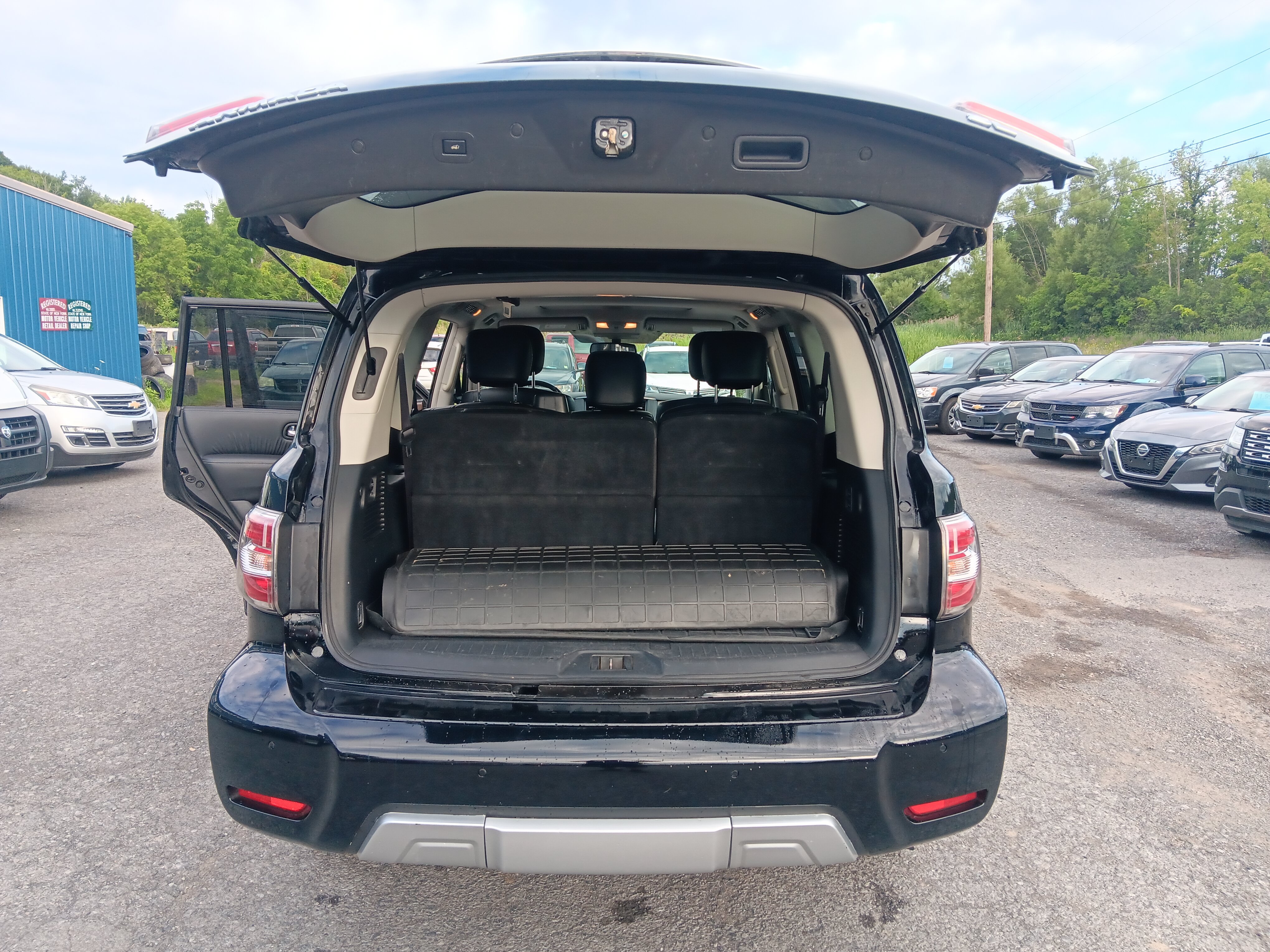 Used 2018 Nissan Armada SL w/ Moonroof Package AWD/4WD image 4