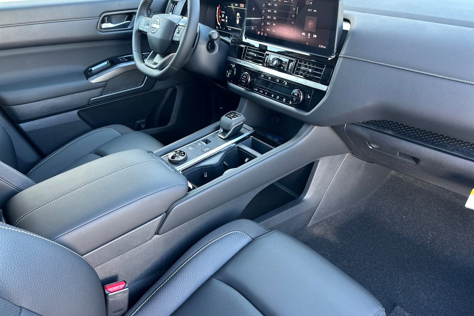 New 2026 Nissan Pathfinder SL image 14