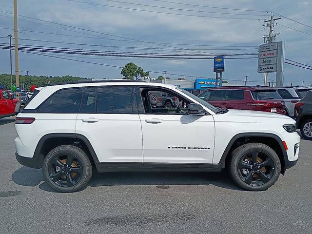 New 2025 Jeep Grand Cherokee Limited w/ Luxury Tech Group II AWD/4WD image 5