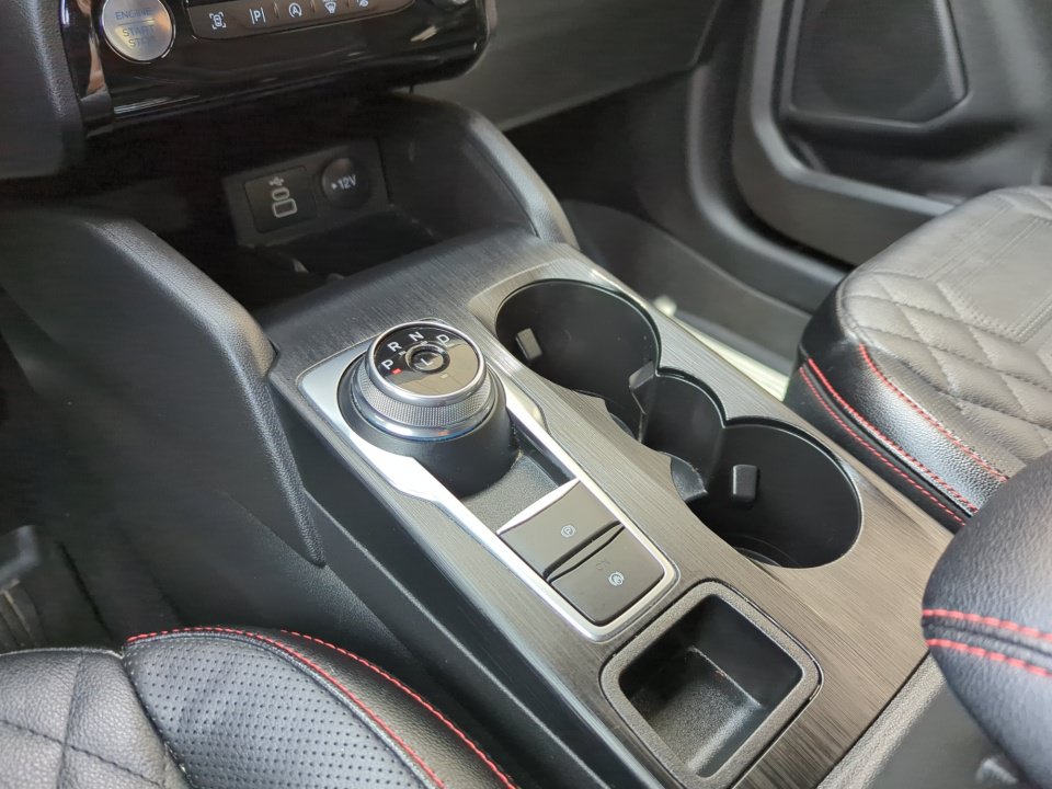 Used 2024 Ford Escape ST-Line Elite w/ Premium Technology Package AWD/4WD image 28