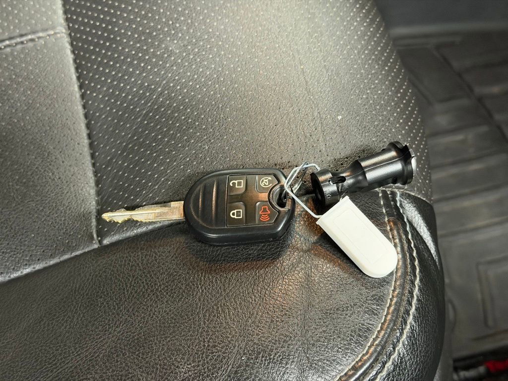 Used 2015 Ford F250 Lariat w/ Lariat Interior Package image 24