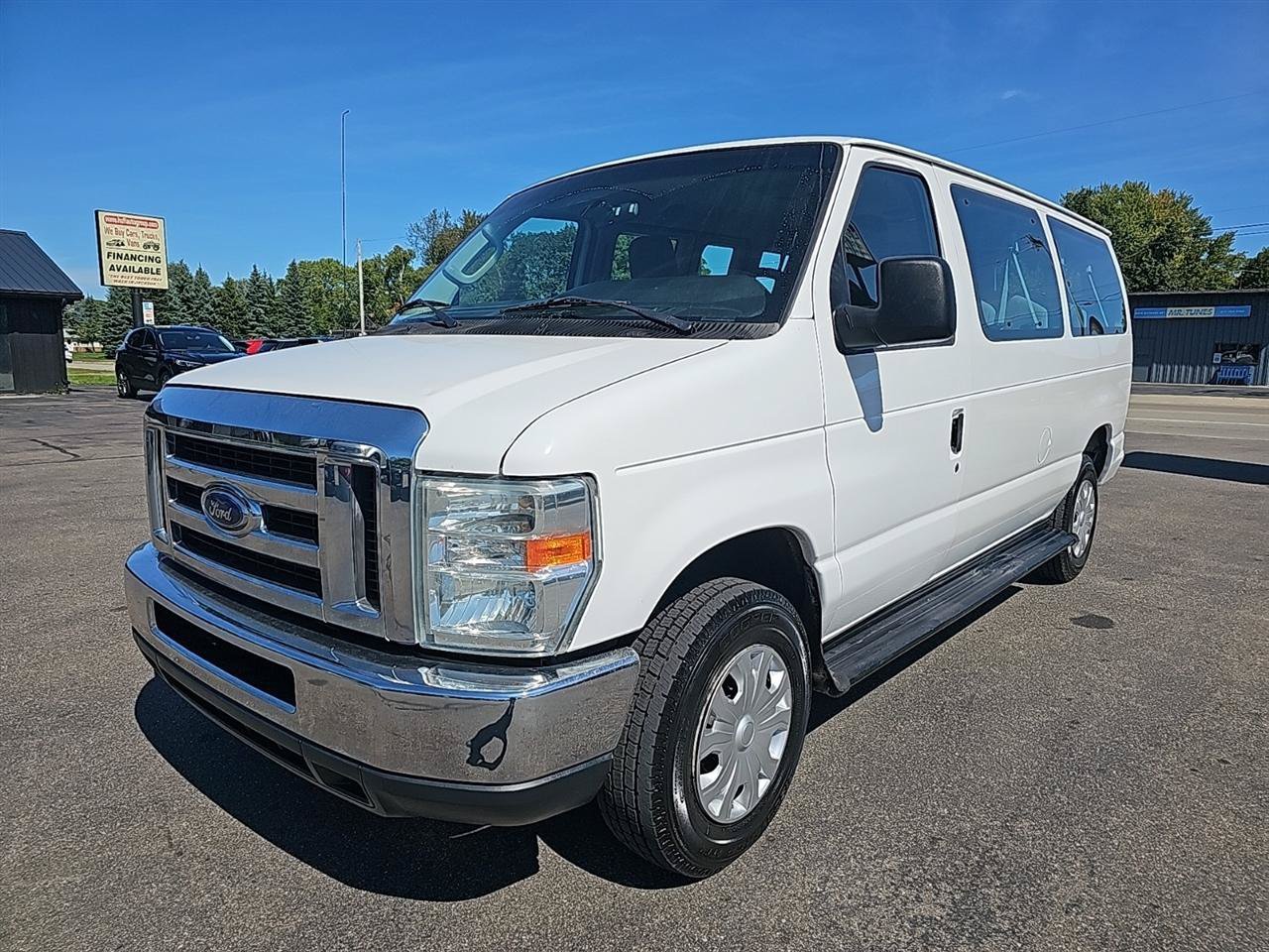 Used 2012 Ford E-350 and Econoline 350 Super Duty Wagon RWD image 7